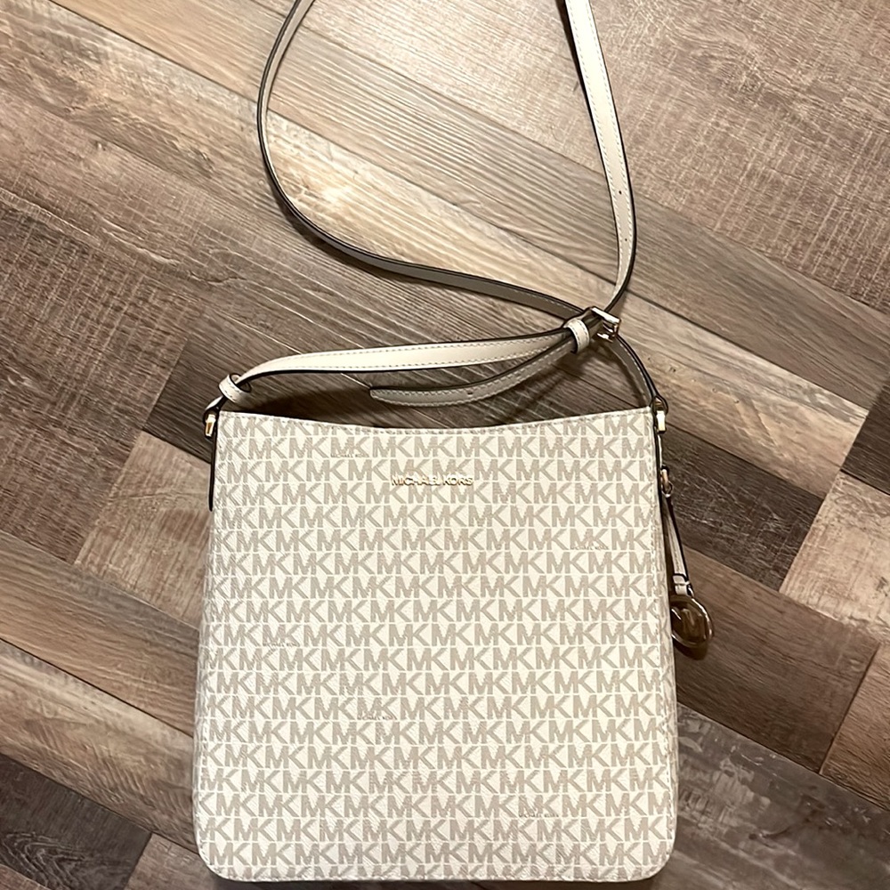 NWT Michael Kors purse.